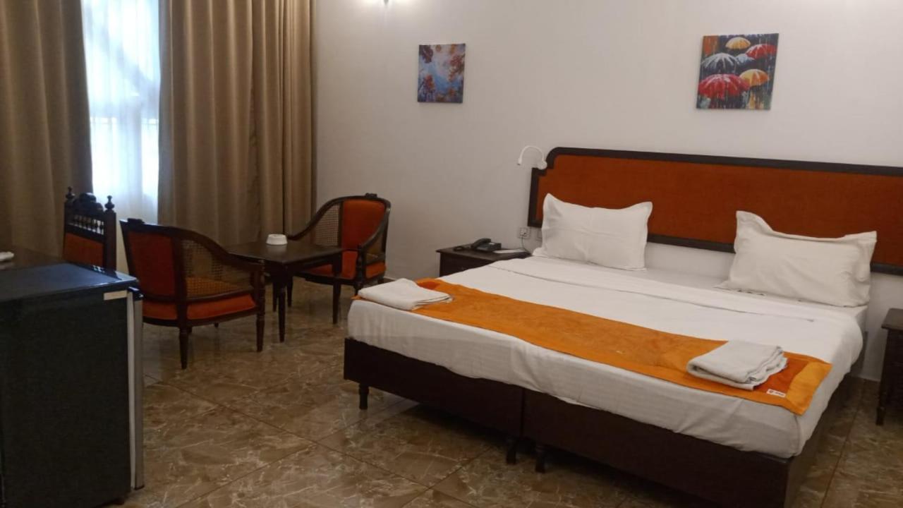 Ats Willingdon Hotel Kochi Esterno foto