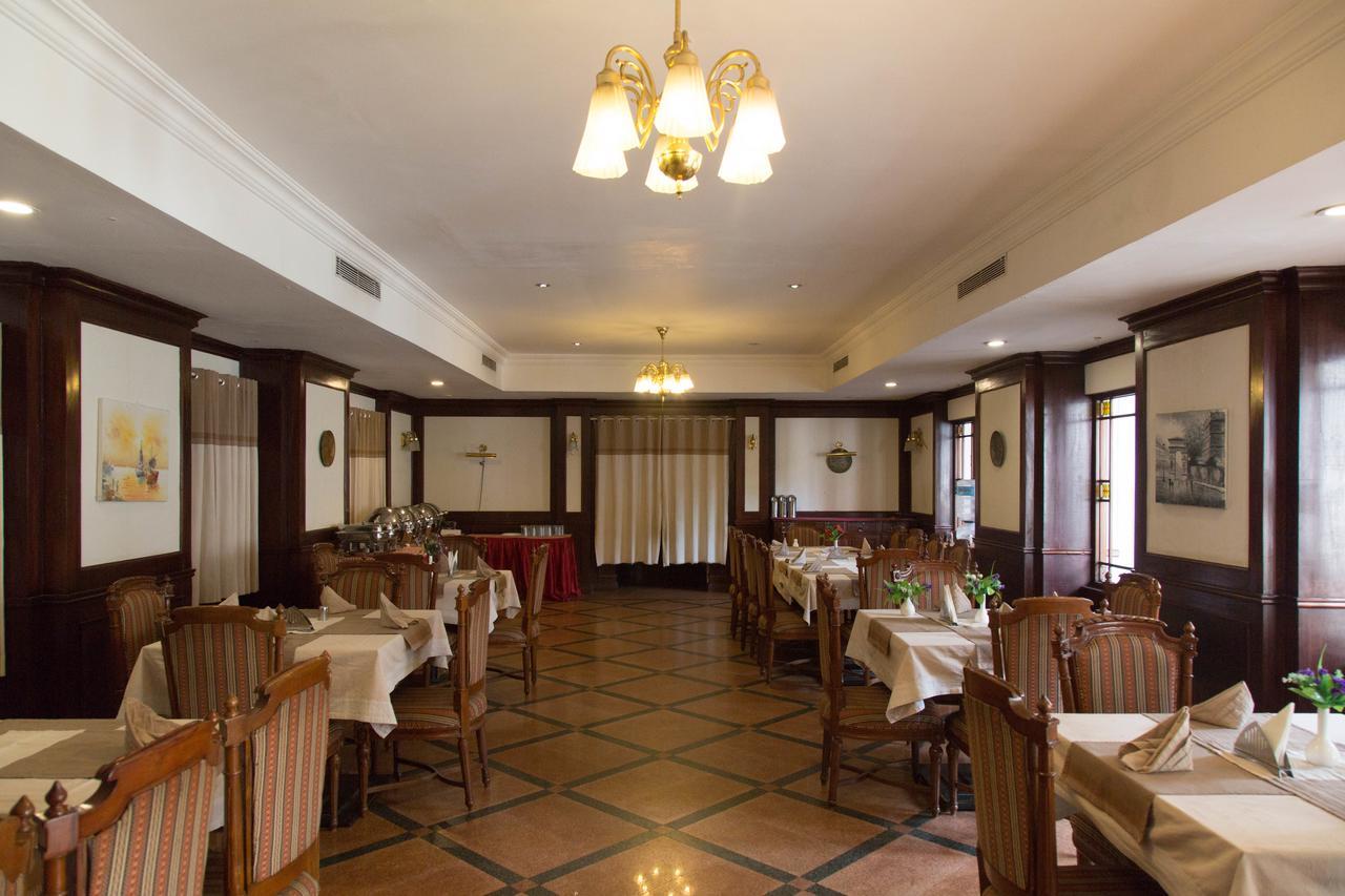 Ats Willingdon Hotel Kochi Esterno foto
