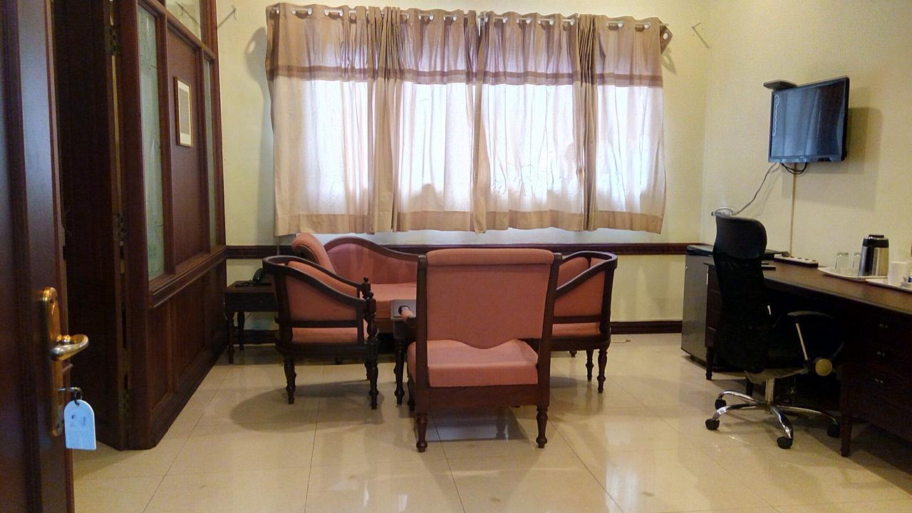 Ats Willingdon Hotel Kochi Esterno foto