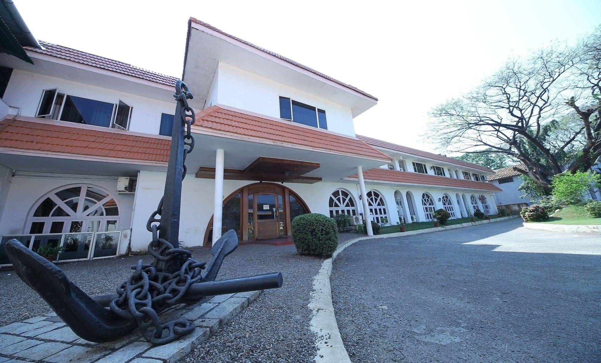 Ats Willingdon Hotel Kochi Esterno foto