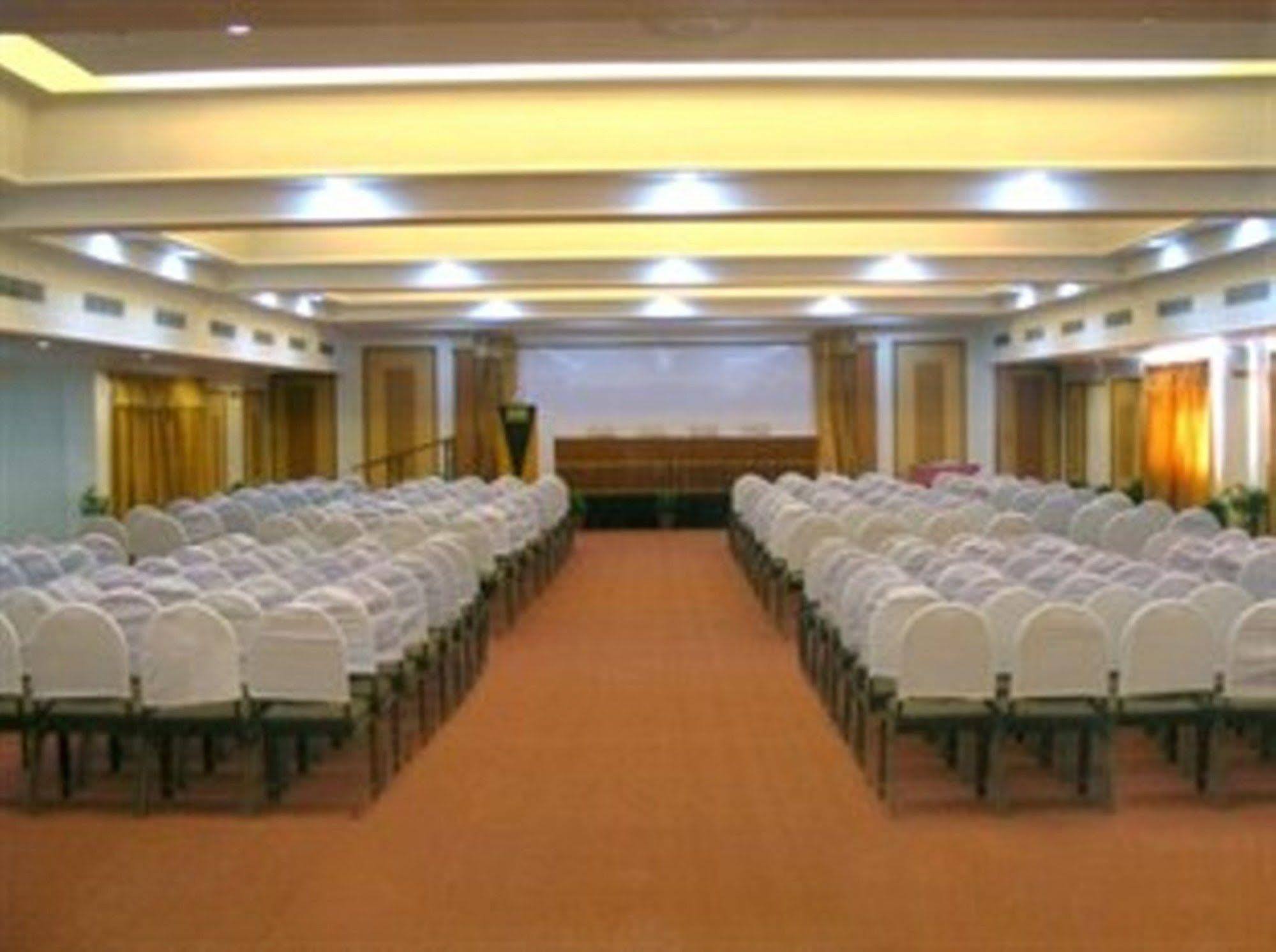 Ats Willingdon Hotel Kochi Esterno foto